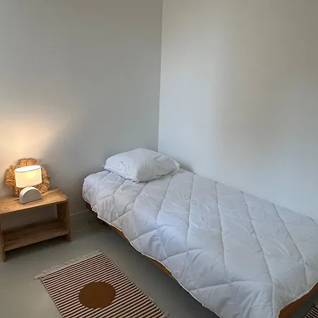 With Two Bedrooms And Wifi Apartment