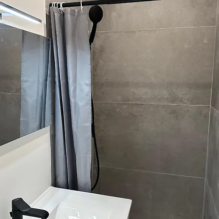 With Two Bedrooms And Wifi