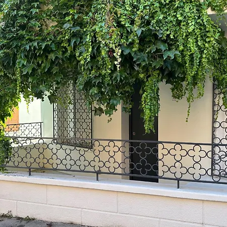 With Two Bedrooms And Wifi